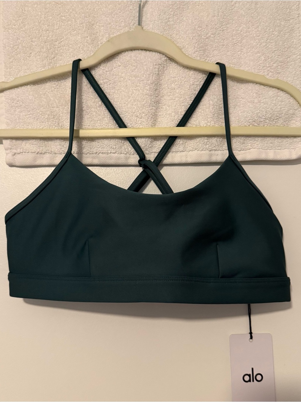 ALO Yoga Strappy Cross-Back Sports Bralette — Winter Ivy